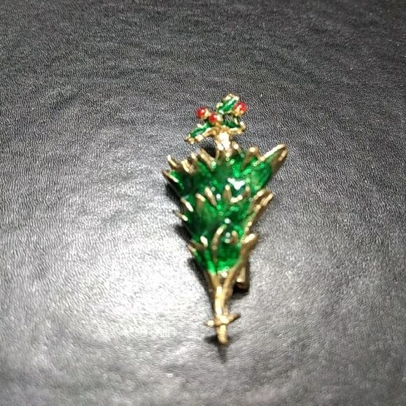 Vintage Gold tone Christmas tree pin - Picture 3 of 6